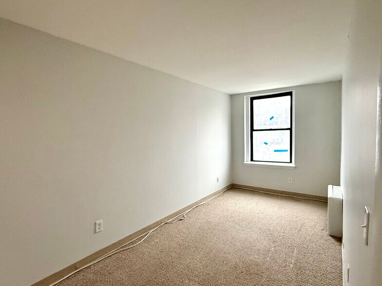 Building Photo - 482 Beacon St