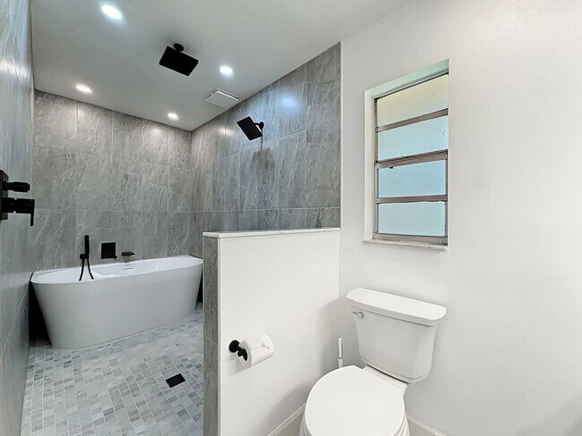 Building Photo - Beautiful Home in Sorrento