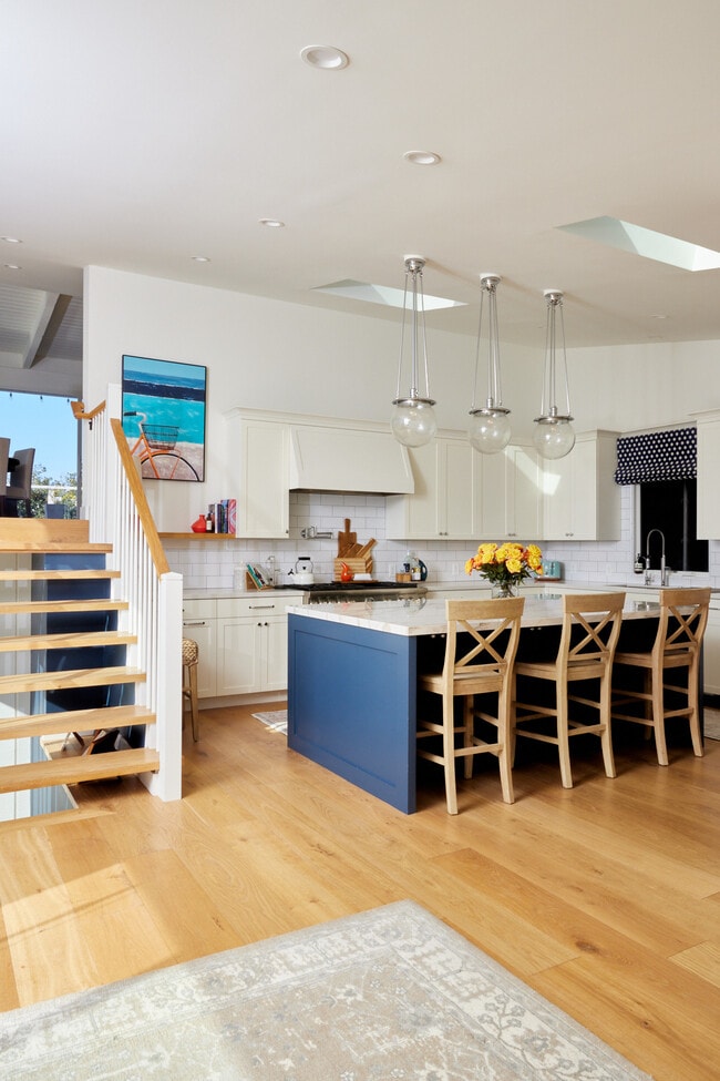 Building Photo - 14 Westwind St