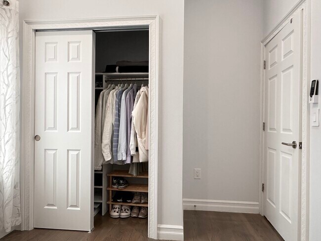 Building Photo - 37 Spruce St