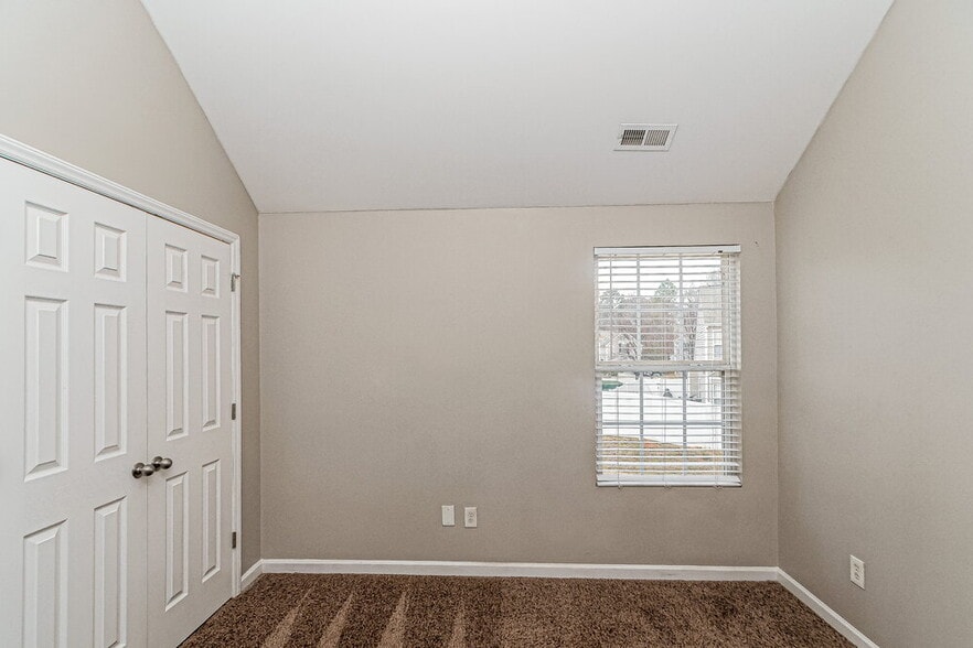 Building Photo - 1017 Early Rise St