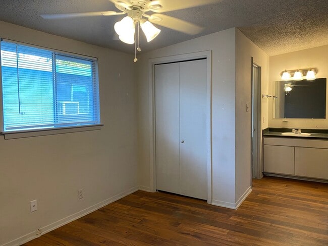 Building Photo - 3816 Speedway