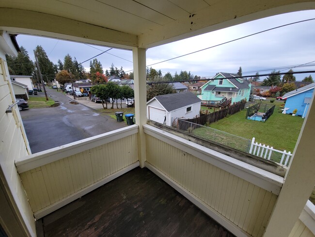 Building Photo - 211-212 W 13th St