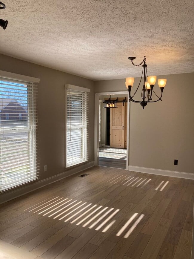 Building Photo - Lebanon Home in Summer Crest