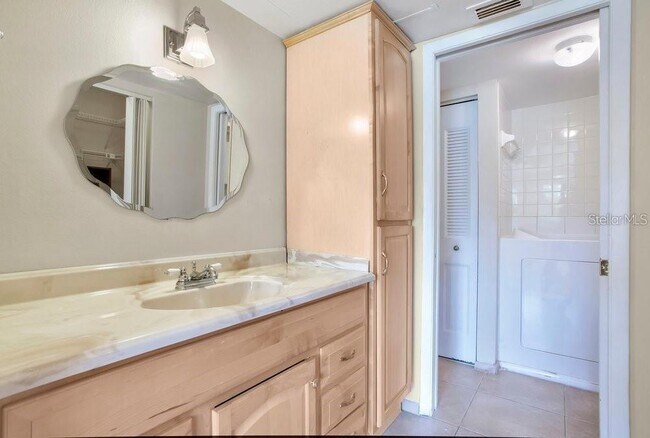 Building Photo - 1328 Pasadena Ave S