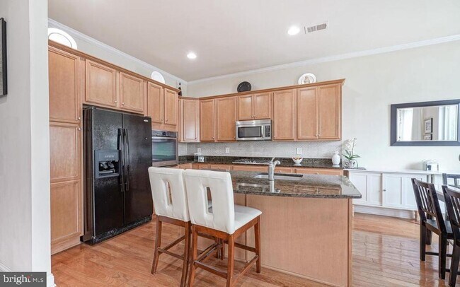 Building Photo - 4204 Lexington Ct