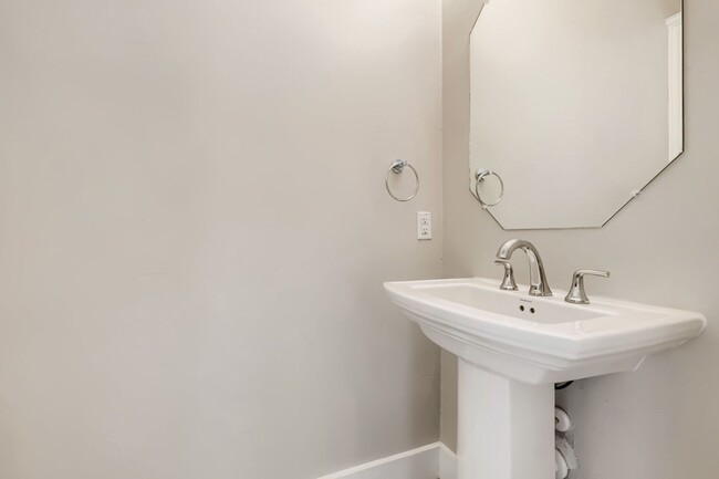 Building Photo - 4303 Moss Ct