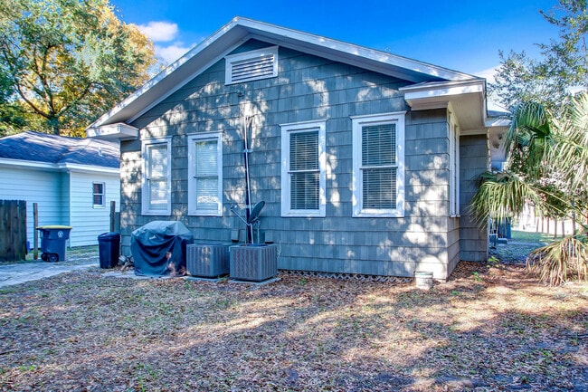 Building Photo - 3868 Herschel St