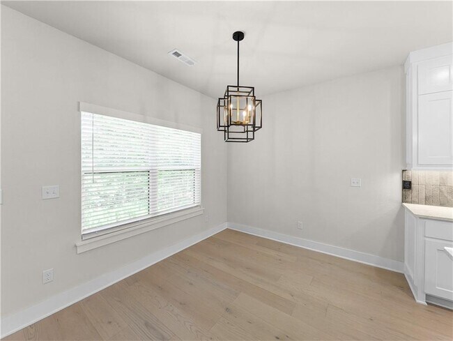 Building Photo - 30 Benwick Ln