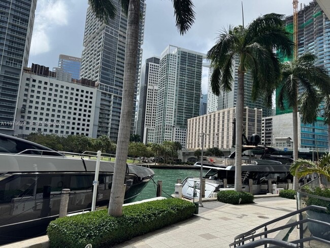 Building Photo - 200 Biscayne Blvd Way