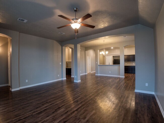 Building Photo - Spacious Single-Family Home Available Now!