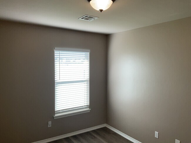 Building Photo - 1308 Penn Ln
