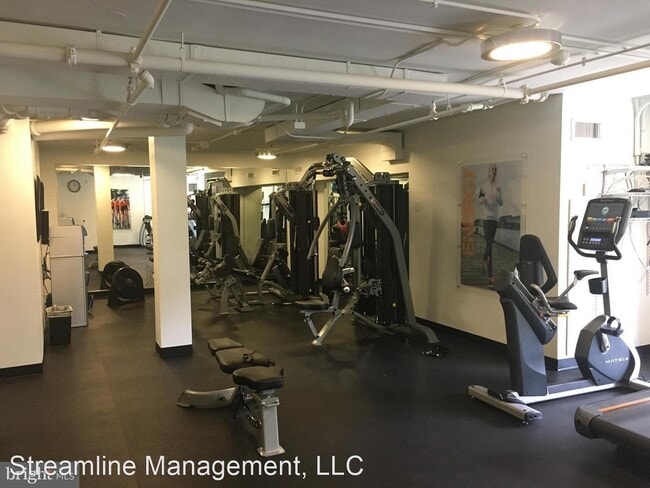 Building Photo - 1 br, 1 bath House - 5101 River Rd #1410