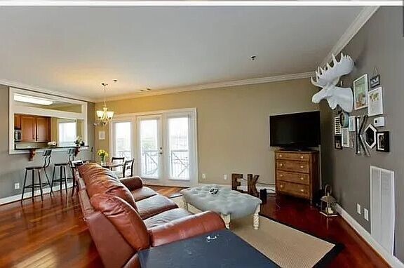 Building Photo - 303 Criddle St