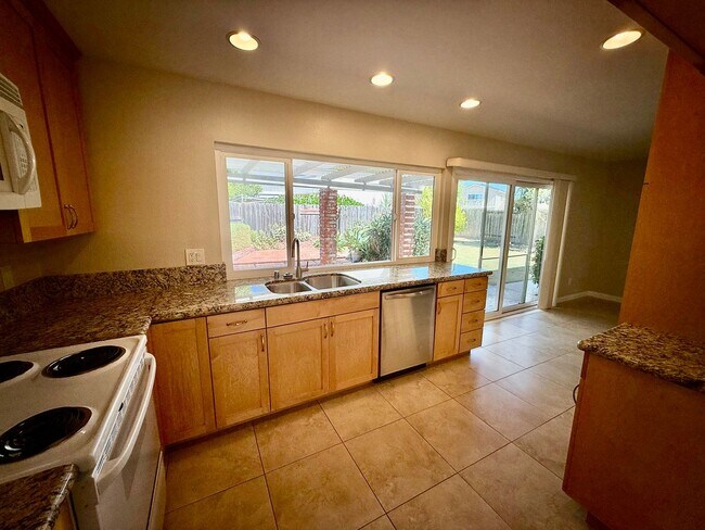 Building Photo - Your Dream Rental Home in Rancho Penasquit...