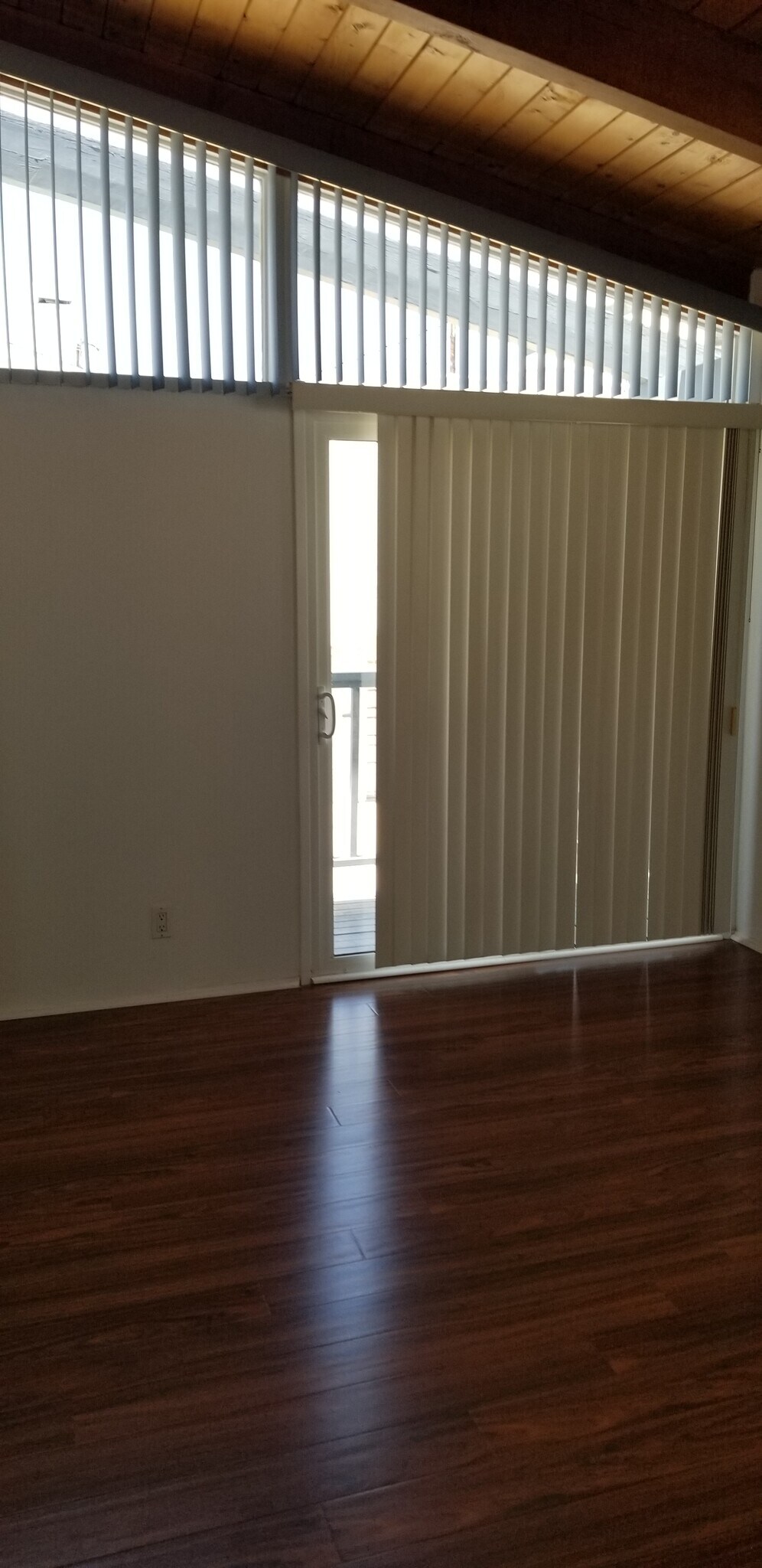 MASTER BRM SLIDING DOOR TO BALCONY - 3820 Ocean Dr