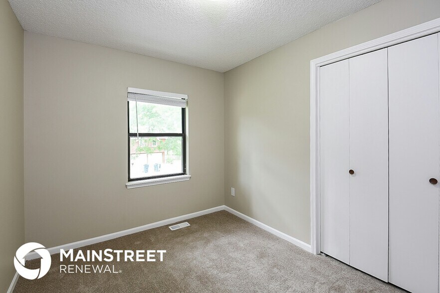 Building Photo - 104 Frank St