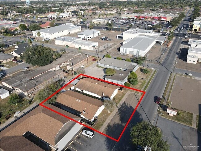 Building Photo - 1104 Fern Ave