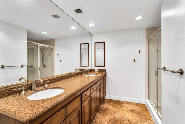 Building Photo - 910 Island Dr