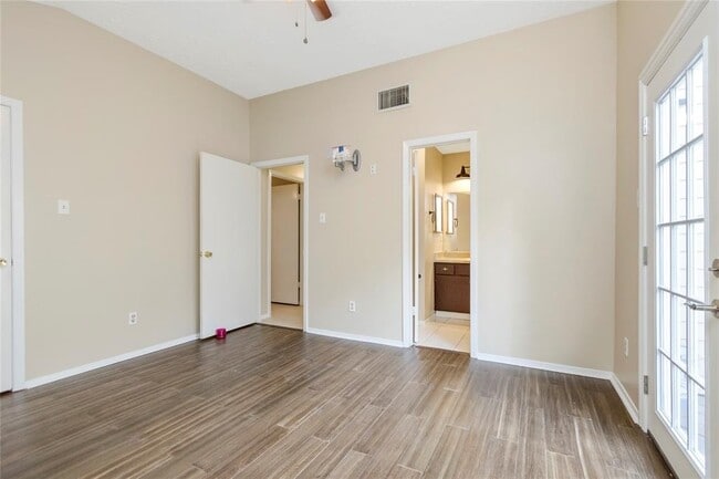 Building Photo - 6903 Foxmont Ln