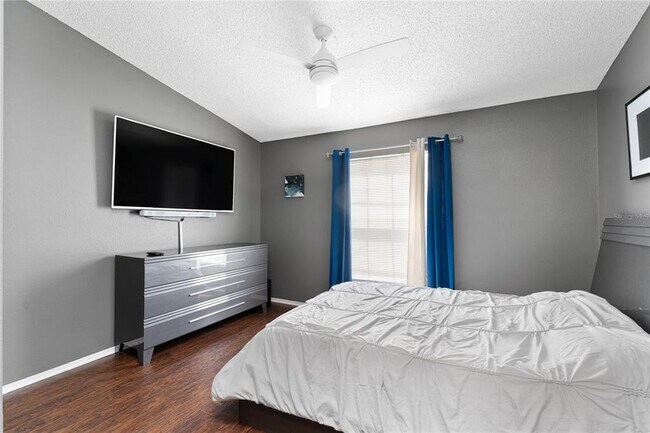 Building Photo - 2304 Fletchers Point Cir