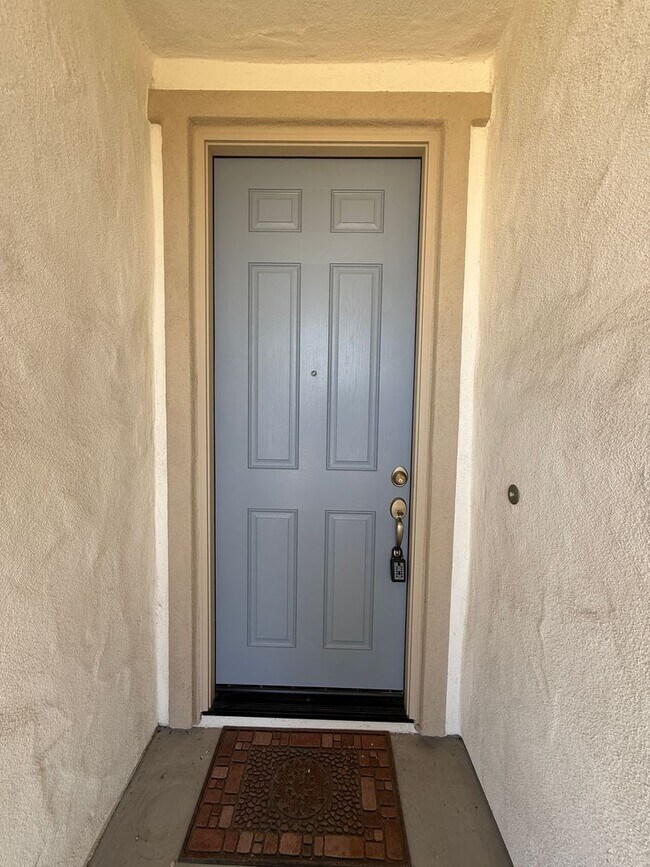 Building Photo - Beautiful Newer Rice Ranch Single Story Ho...