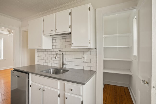 Building Photo - 221 Hunyadi Ave