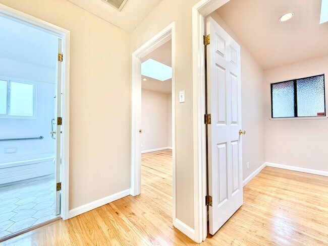 Building Photo - Renovated 3bed/2bath Linda Mar Rancher