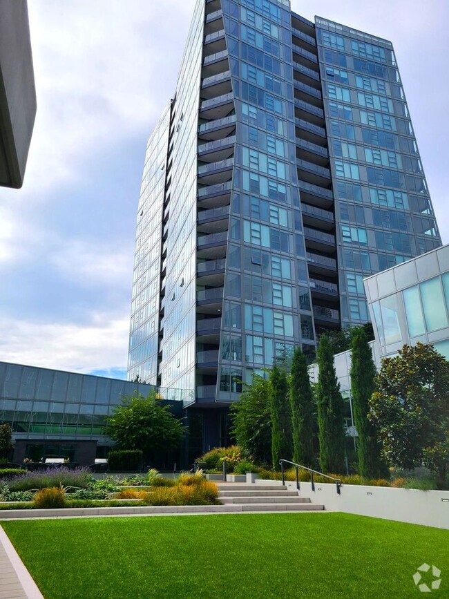 Building Photo - 1Bd/1Ba Luxury Condo in Downtown Bellevue!...