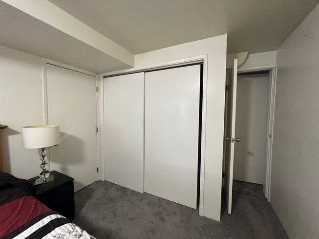 Building Photo - 3219 31st Ave W