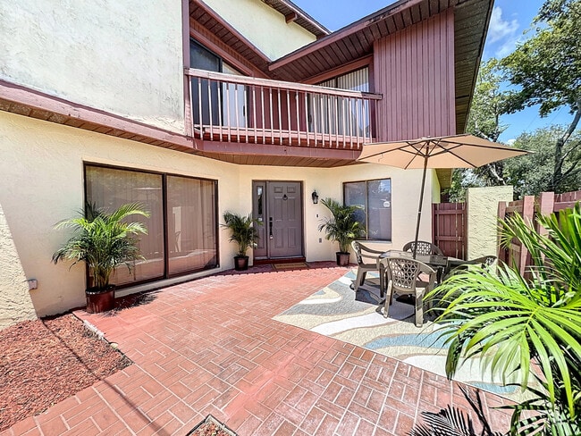 Building Photo - 2577 S Park Ave