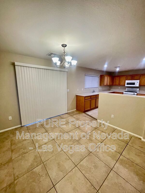 Building Photo - 3528 Laguna Veneta Ave