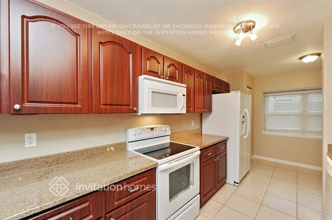 Building Photo - 2013 Green Juniper Ln