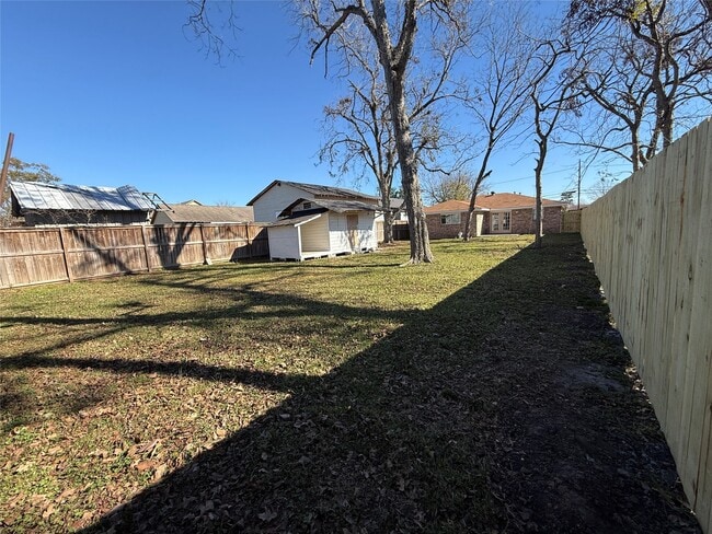 Building Photo - 7905 Farnsworth St