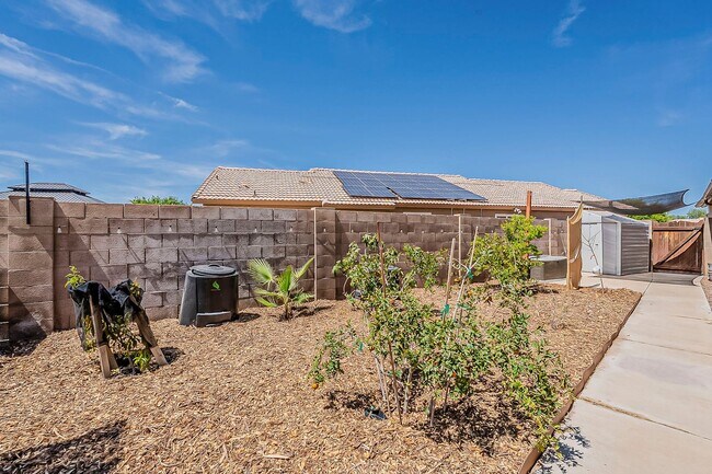 Building Photo - 4 bed, 2 bath home in Peoria