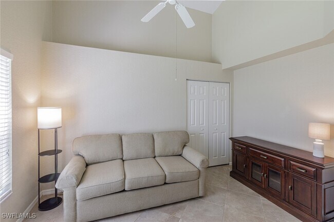 Building Photo - 5502 Greenwood Cir