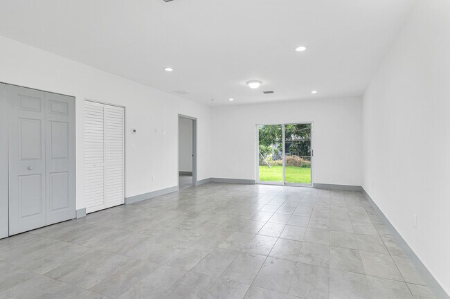 Building Photo - 2360 NW 14th St