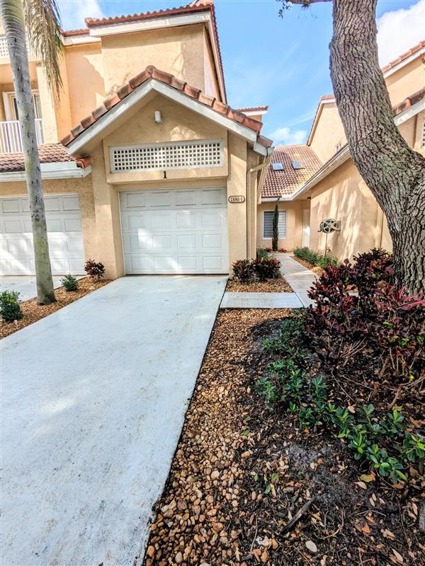 Building Photo - 23061 Aqua Vw