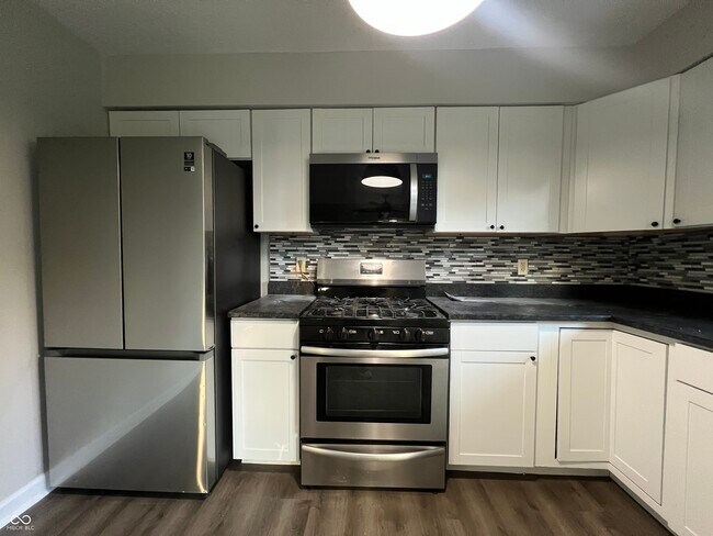 Building Photo - 4343 W Fairview Rd