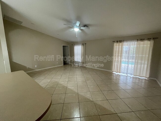 Building Photo - 1710 SW 10th Pl