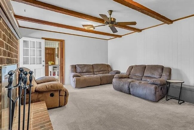 Building Photo - 561 Summit Ridge Dr