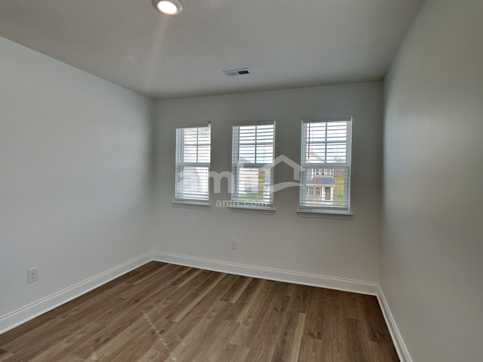 Building Photo - 9163 Henley Ave