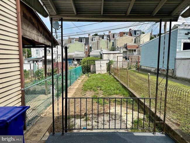 Building Photo - 521 S 17th St