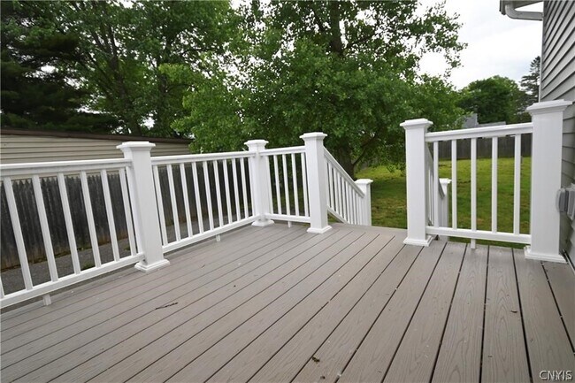 Building Photo - 5854 Reis Dr