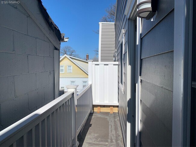 Building Photo - 269-271-271 Bayville Ave