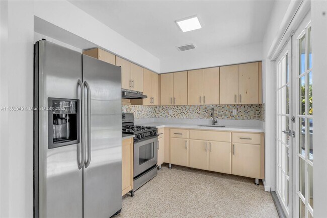 Building Photo - 9250 SW 31st Terrace