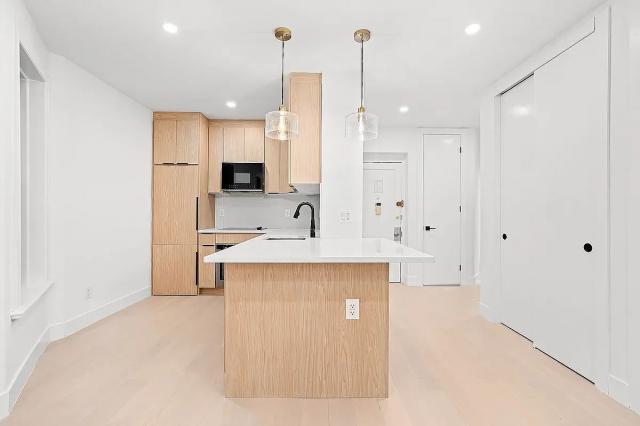 Building Photo - 3 bedroom in Brooklyn NY 11215