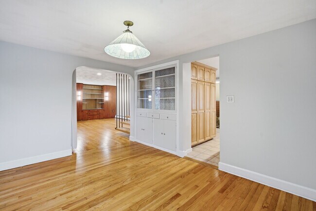 Building Photo - 1108 New Britain Ave