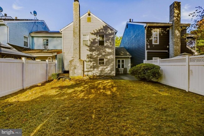 Building Photo - 18 Madison St