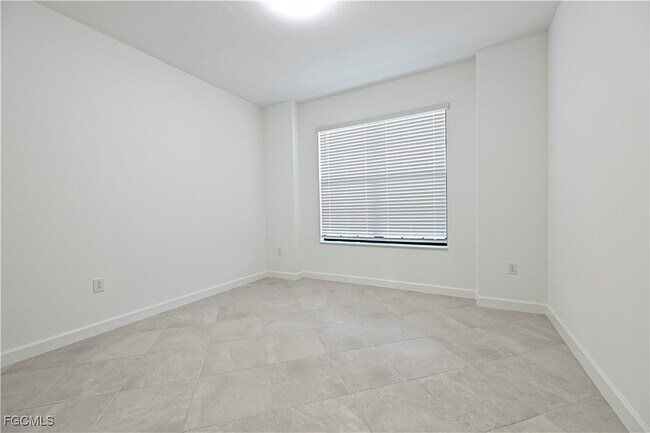 Building Photo - 11171 Canopy Loop